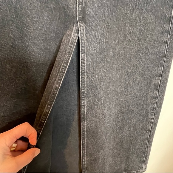 Madewell | Denim Mid-Rise Maxi Skirt in Lunar Wash - Picture 4 of 7